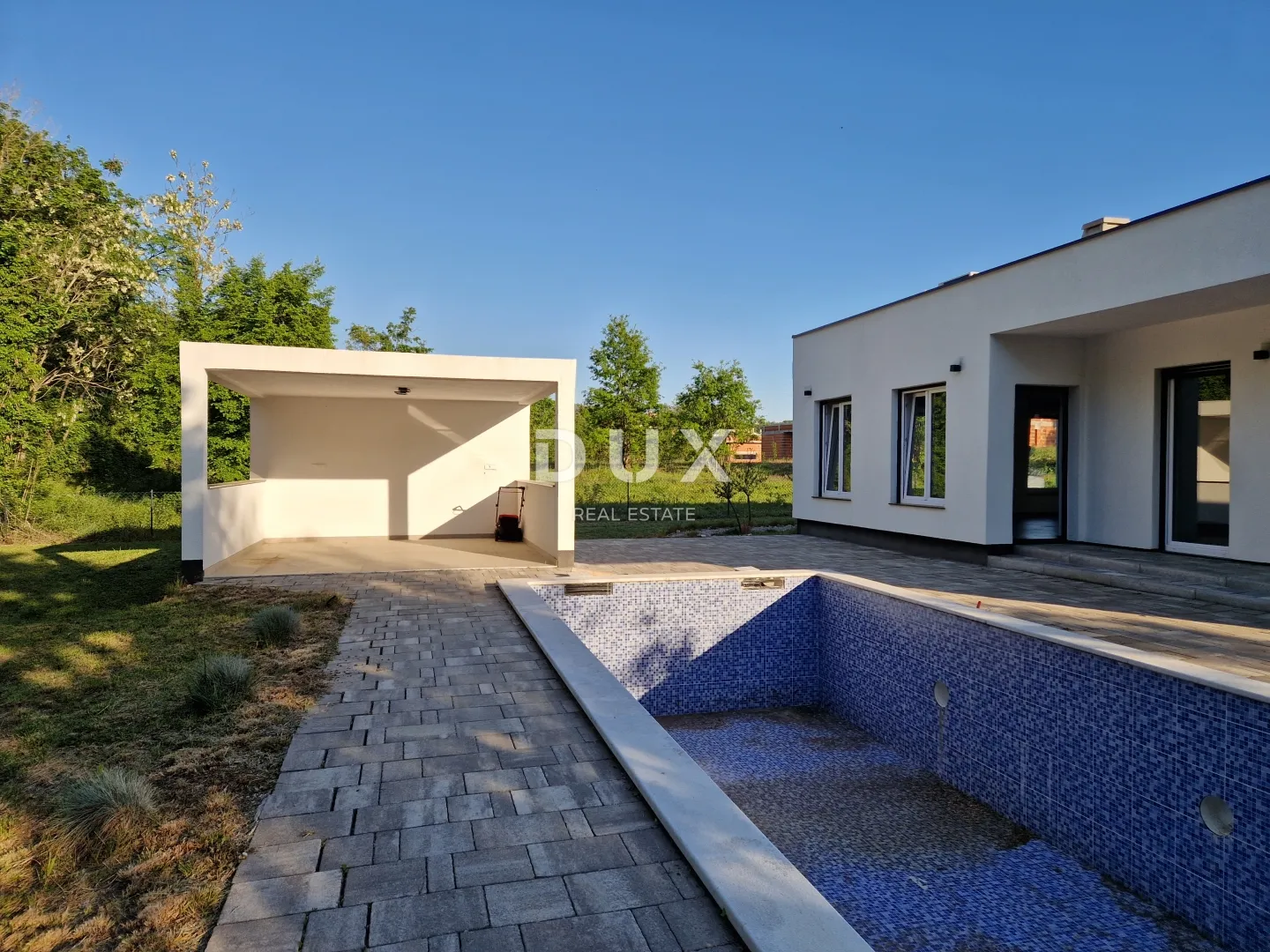 istra, kršan – moderna prizemnica s bazenom na prostranoj okućnici - slika 29