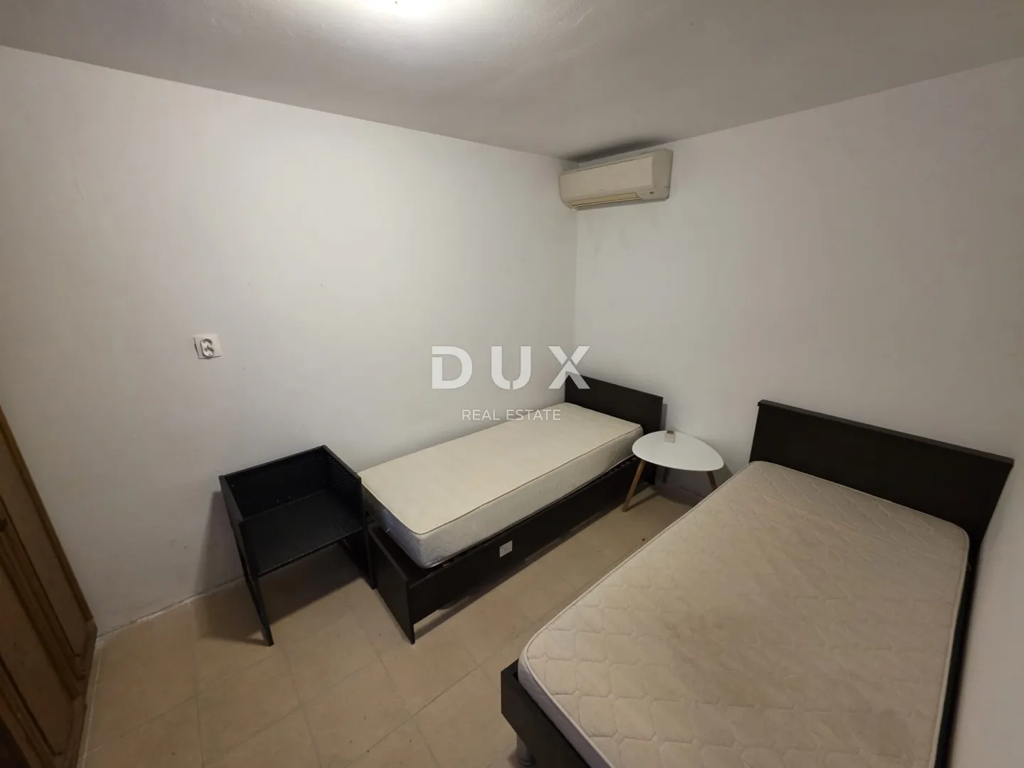 otok pag, kolan - kuća u nizu i studio apartman, top prilika! - slika 3