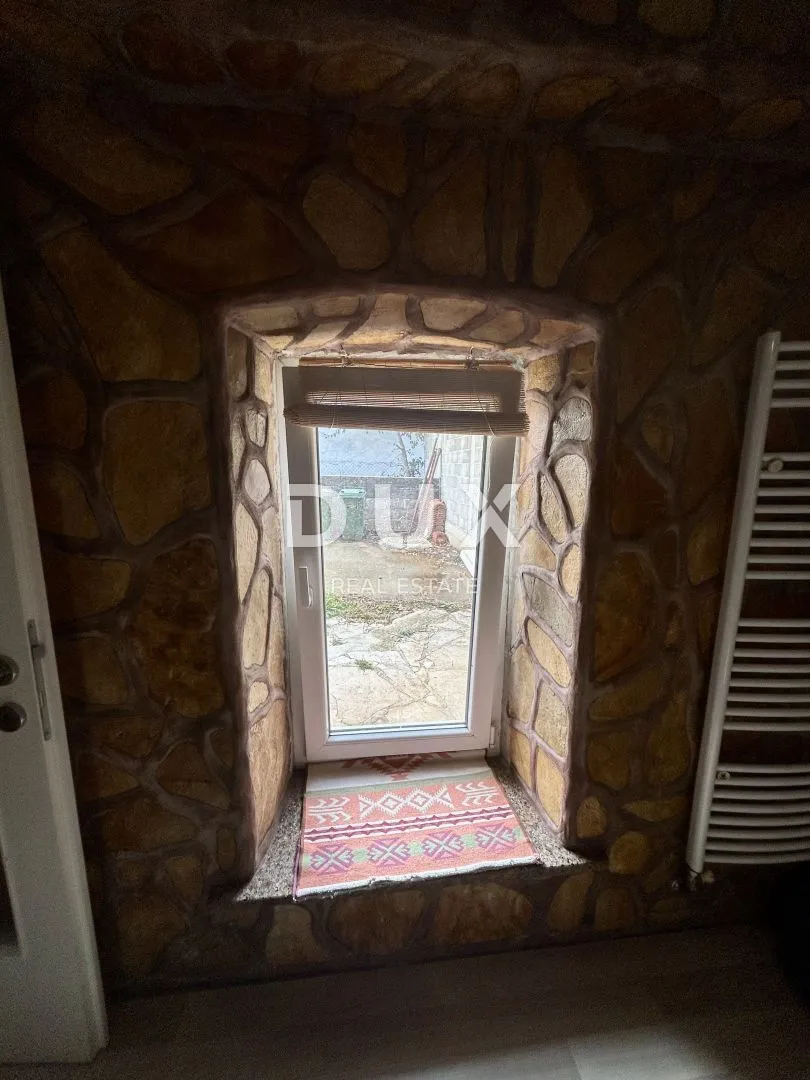 zadar, debeljak - prostrana kuća s pomoćnim objektom/apartmanom - slika 16