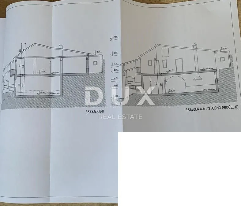 karlobag - ugostiteljski objekt 1. red do mora 420m2 + dvorište 176m2 - slika 28