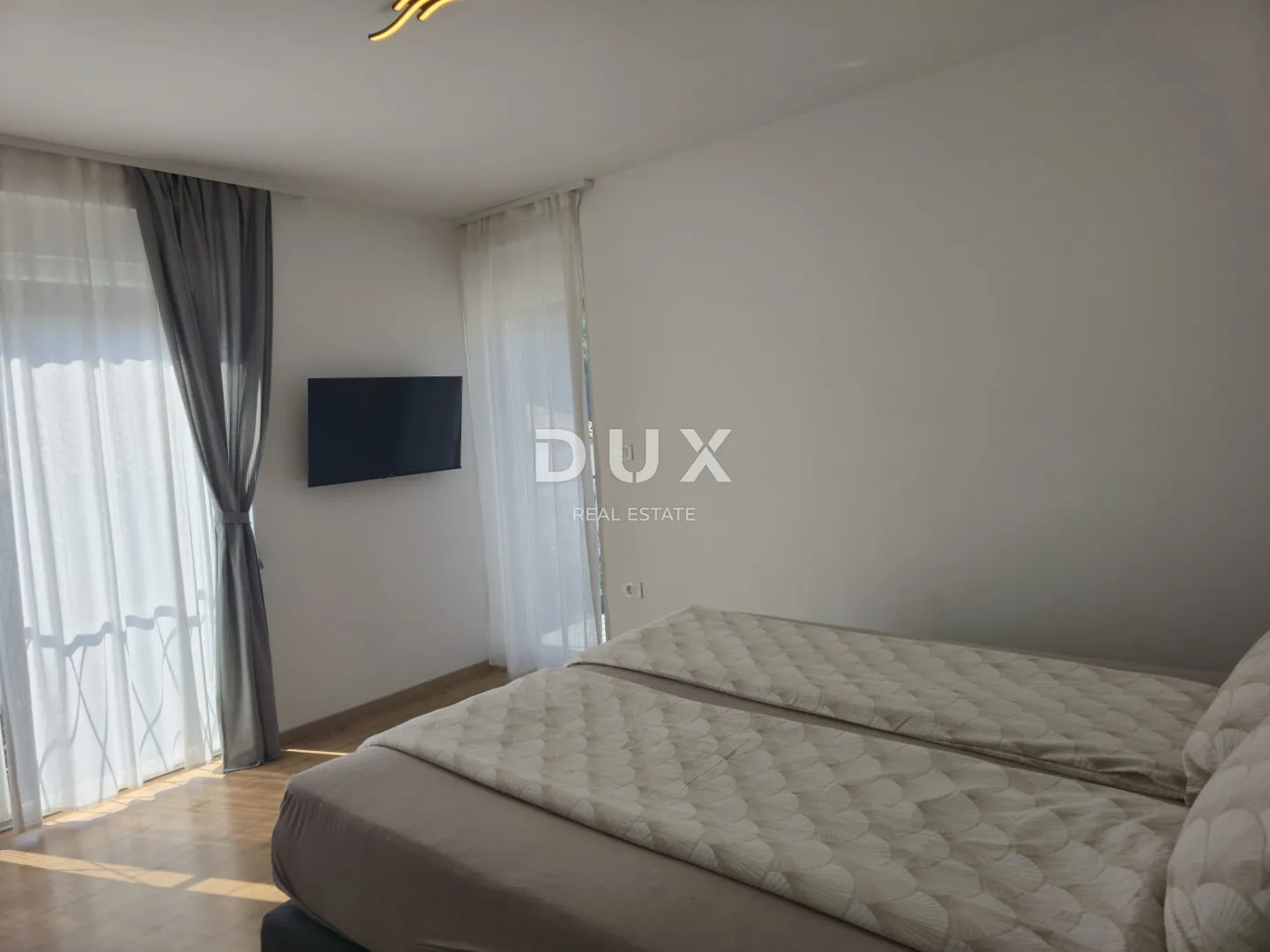 istra, pula - moderna villa nedaleko od centra! - slika 21