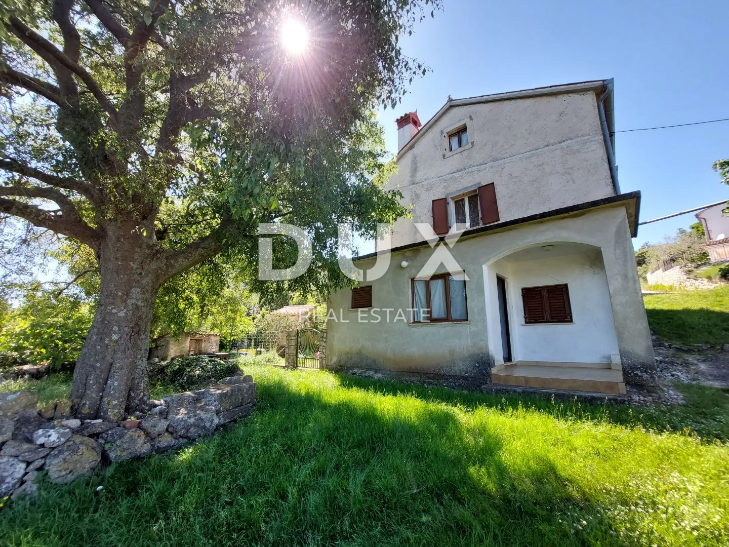 istra, rabac (okolica) - kamena kuća s pogledom na more - slika 3