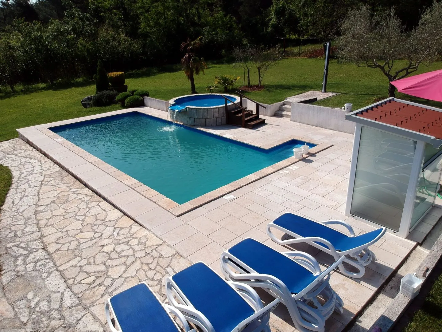 istra, karojba - kuća s velikom okućnicom i pogledom - slika 4
