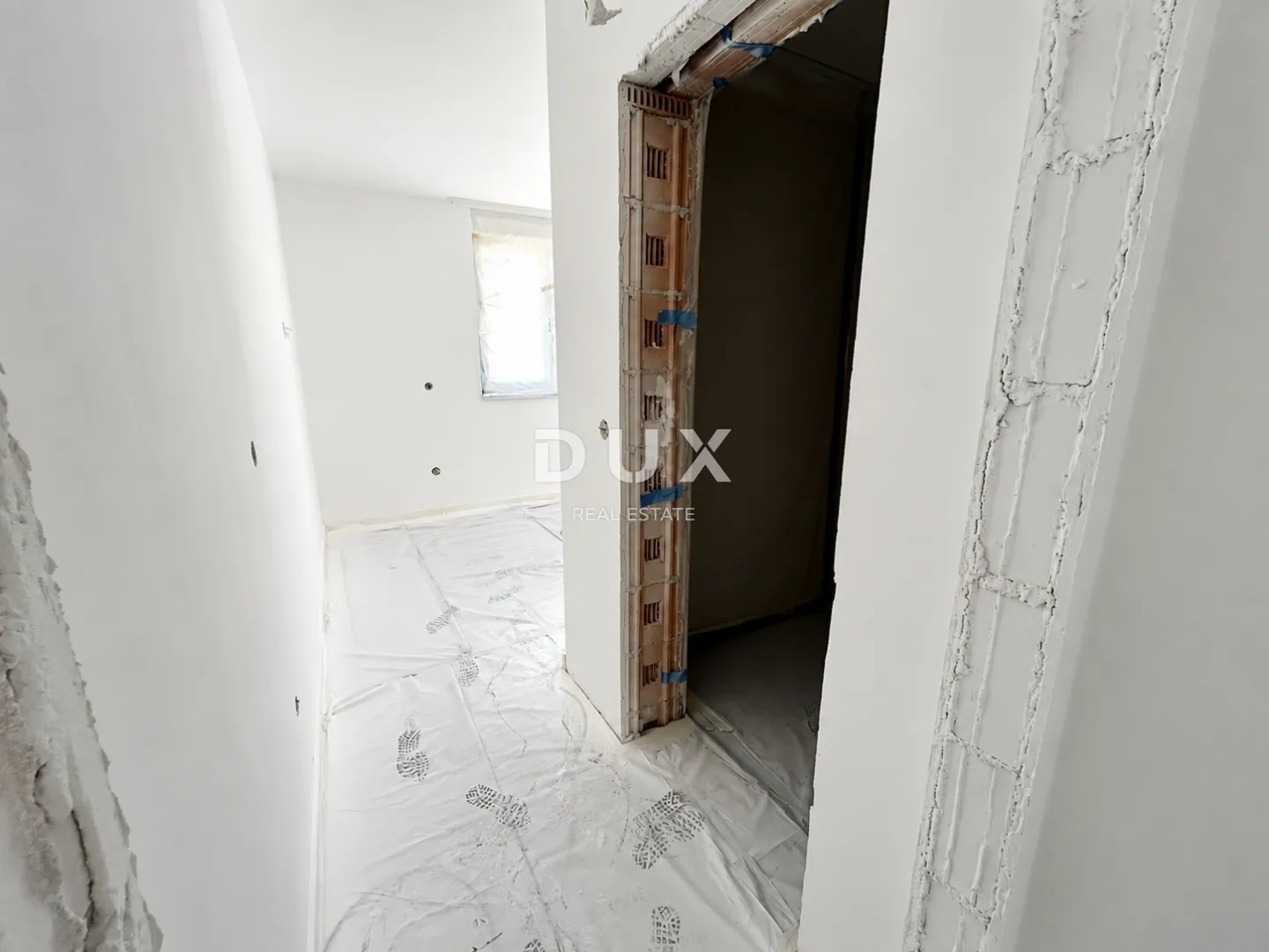 vodice, srima – penthouse s liftom, krovna terasa 109 m², 70m od plaže - slika 15