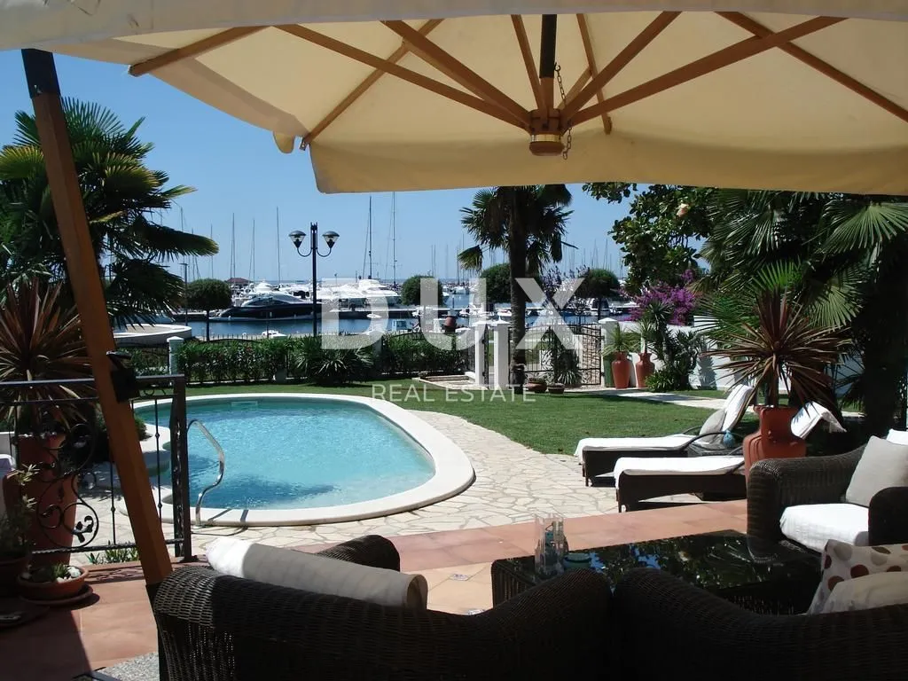 istra, umag - jedinstvena vila s bazenom, prvi red do mora - slika 4