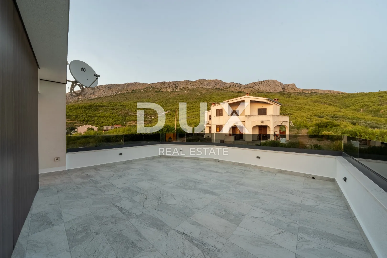 split, podstrana - luksuzna vila s prekrasnim pogledom - slika 56