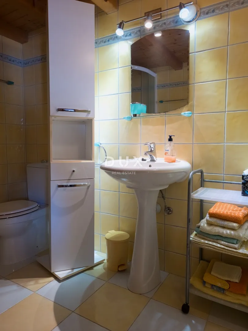 vodice, obrove, vila, 291,76 m2, tri etaže, dvorište - slika 27