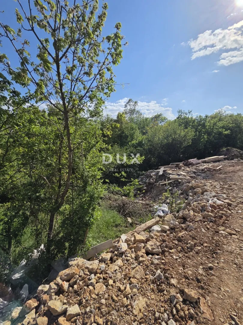 KVARNER, VIŠKOVO - Građevinsko zemljište 1420 m2 za stambenu zgradu, stanove, obiteljsku kuću - Marinići, Viškovo