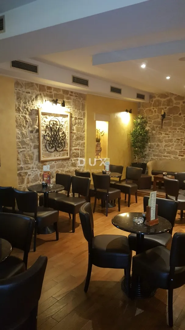 istra,rovinj - predivan uhodani caffe bar u srcu rovinja - slika 13