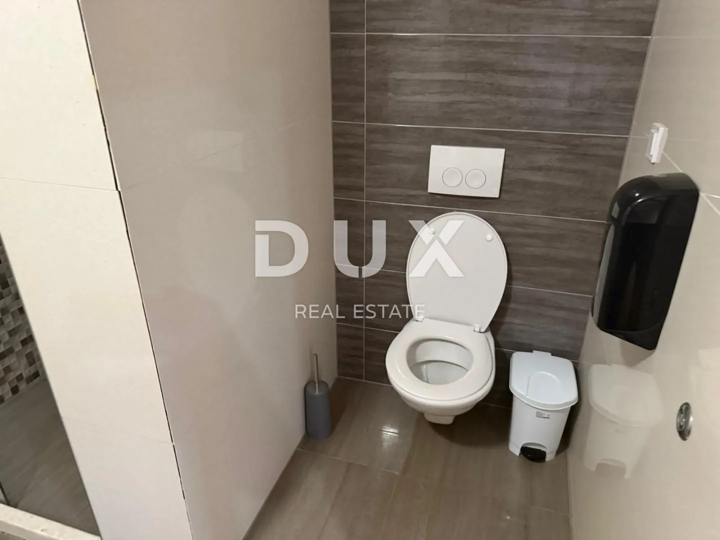otok pag, novalja - 3s+db stan s bazenom - slika 14
