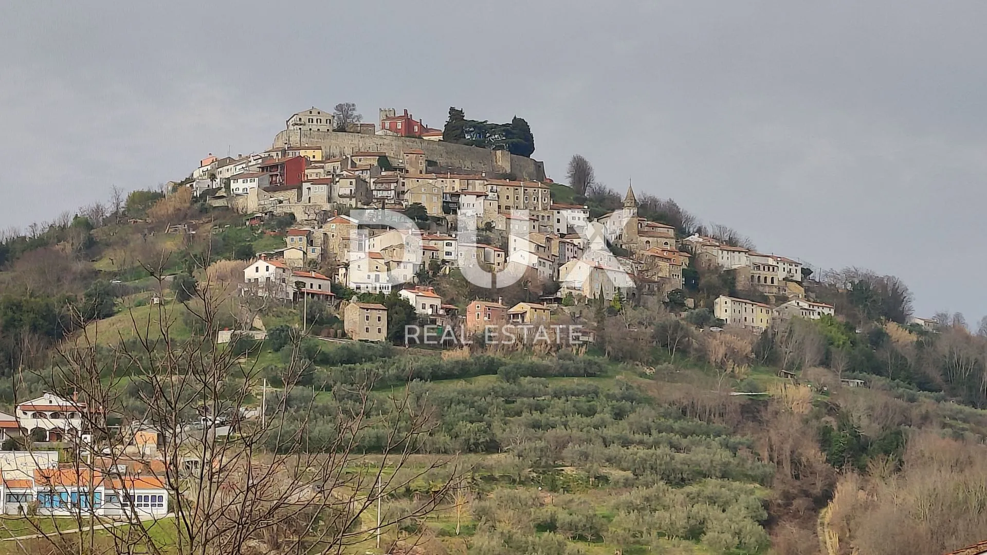 ISTRA,MOTOVUN - Atraktivno zemljište sa pogledom na Motovun
