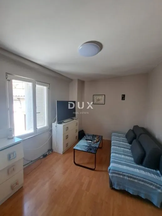 Pula, centar, dvosobni stan, 35 m2, 50 m od Arene