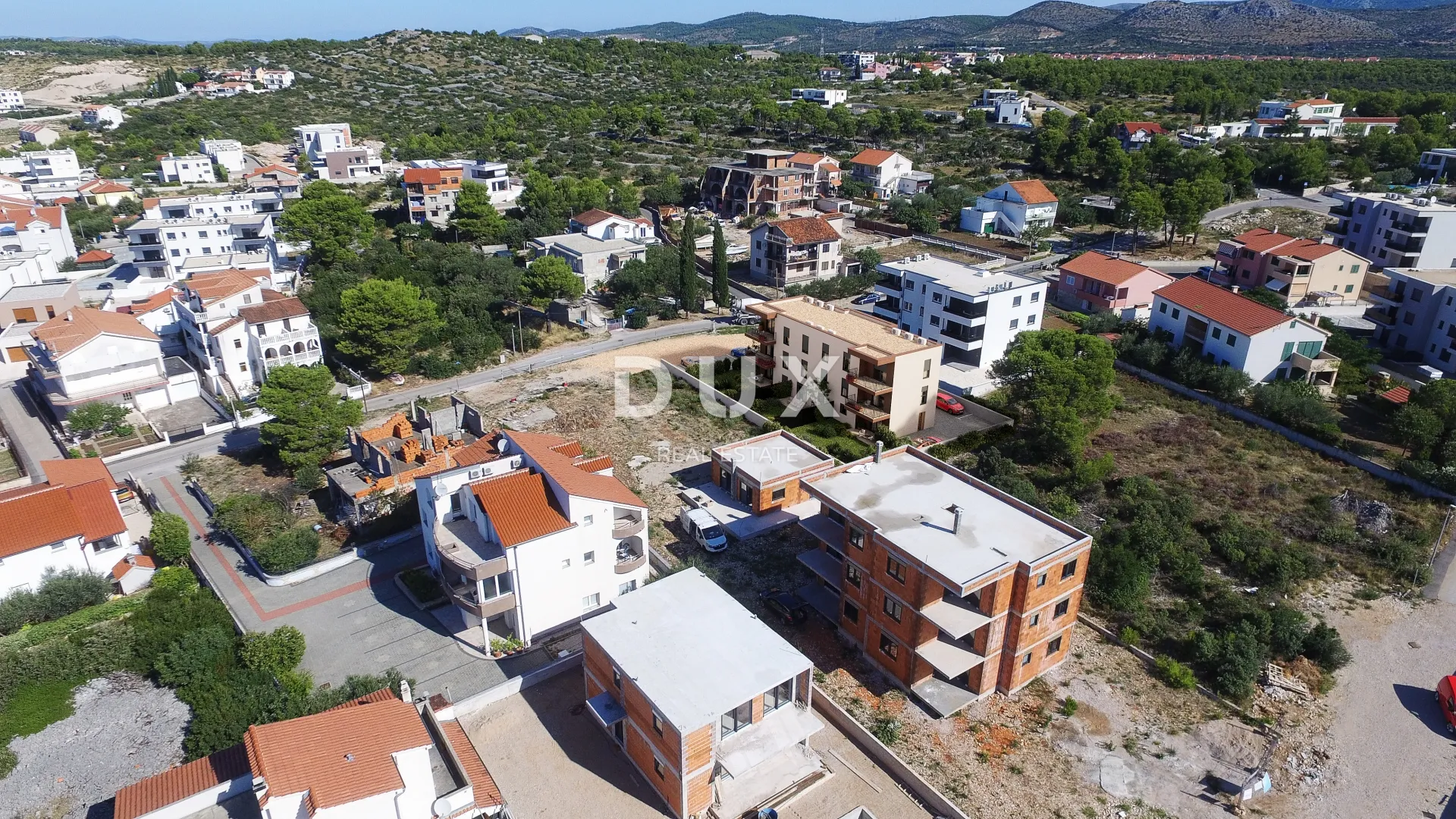 šibenik, brodarica - prekrasan dvosoban stan u prizemlju s3 s velikim vrtom i terasom - slika 11