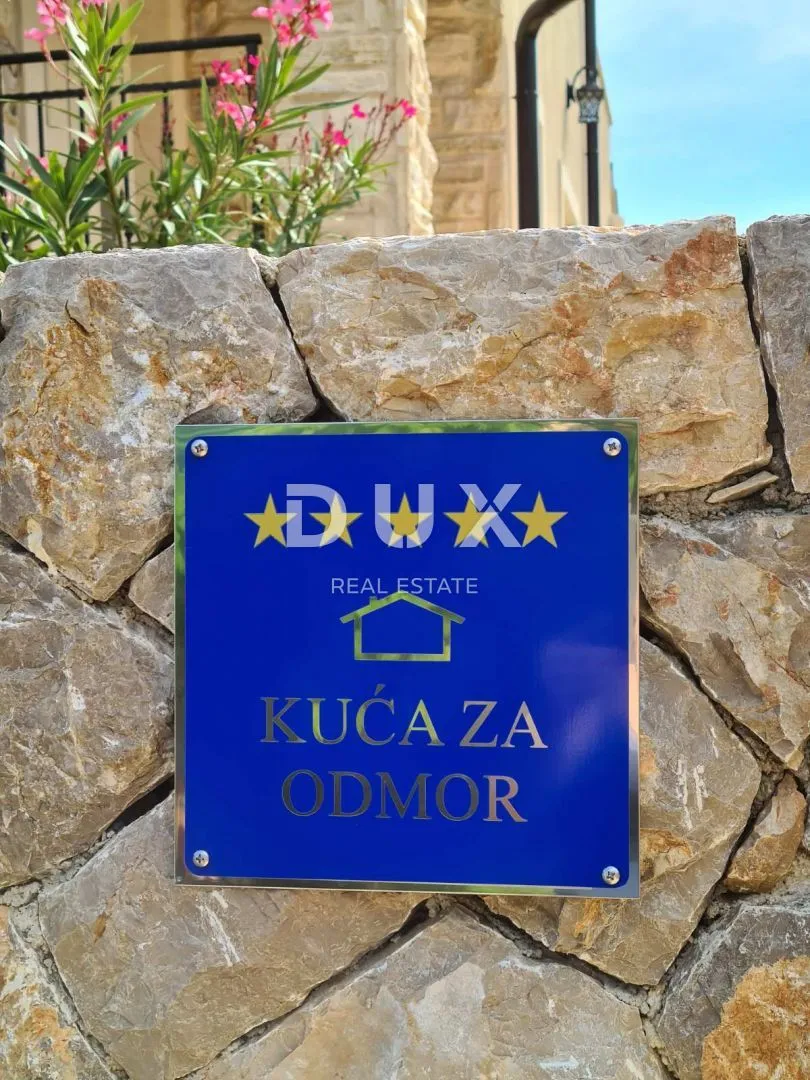 otok krk - mediteranska vila sa bazenom i velikom okućnicom - slika 18
