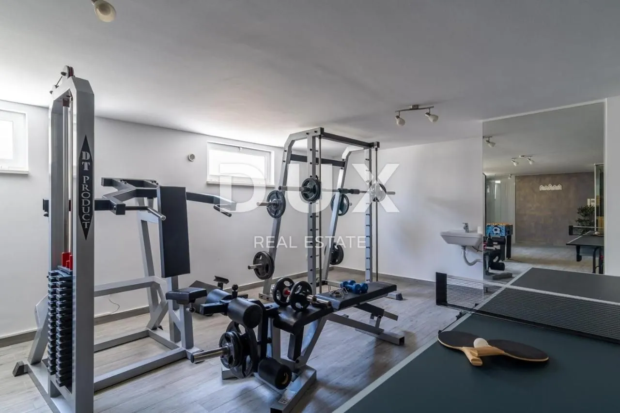 split, kaštel - predivna vila s bazenom i pogledom na more - slika 27