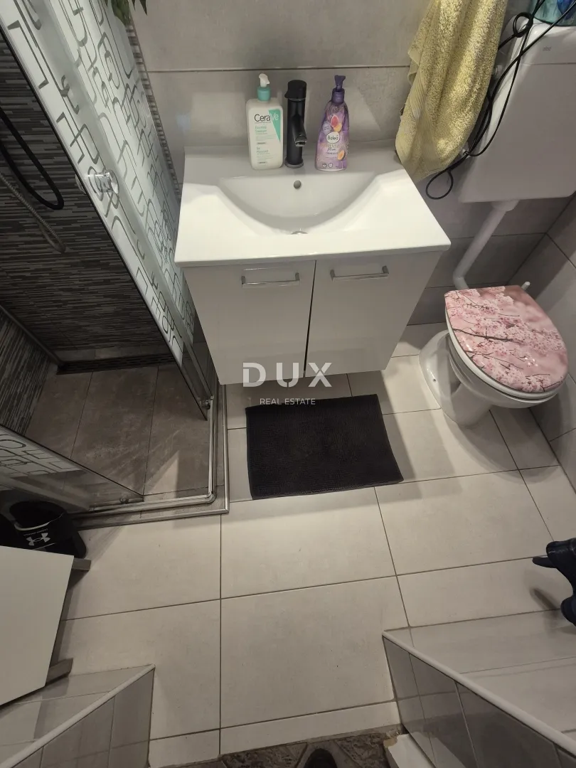 istra,pula - prizemna etaža kuće s dva stana, 2 terase i vrtom - slika 35
