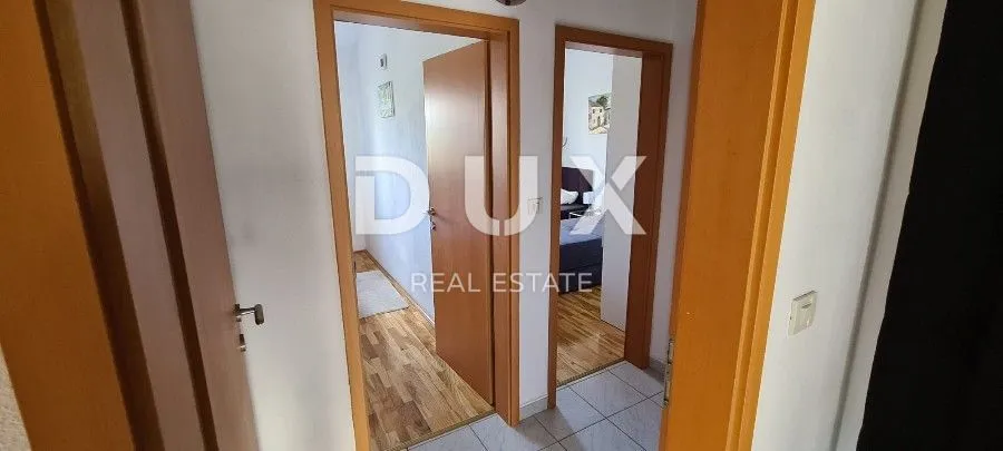 pakoštane - dvosobni stan na prvom katu - slika 9