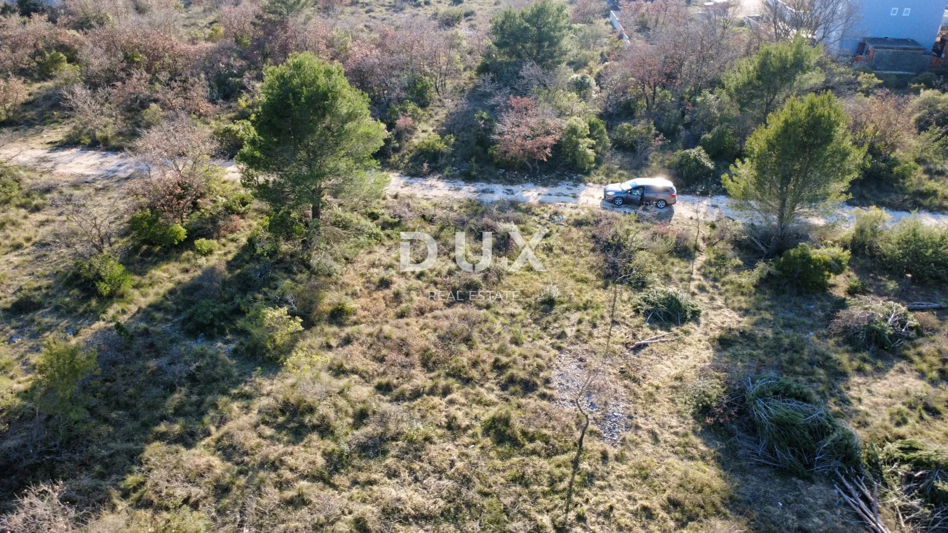 zadar, crno – pravilna parcela 740 m² s pristupnim putem! - slika 12
