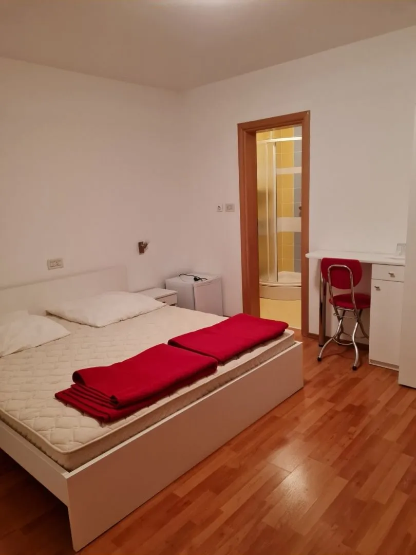 otok cres - kuća sa velikim potencijalom 200m do mora - slika 17