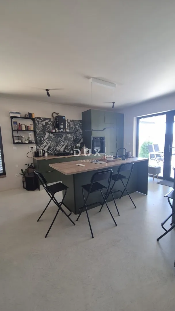 biograd, sv. filip i jakov, kuća, 95 m², vrt, bazen - slika 3