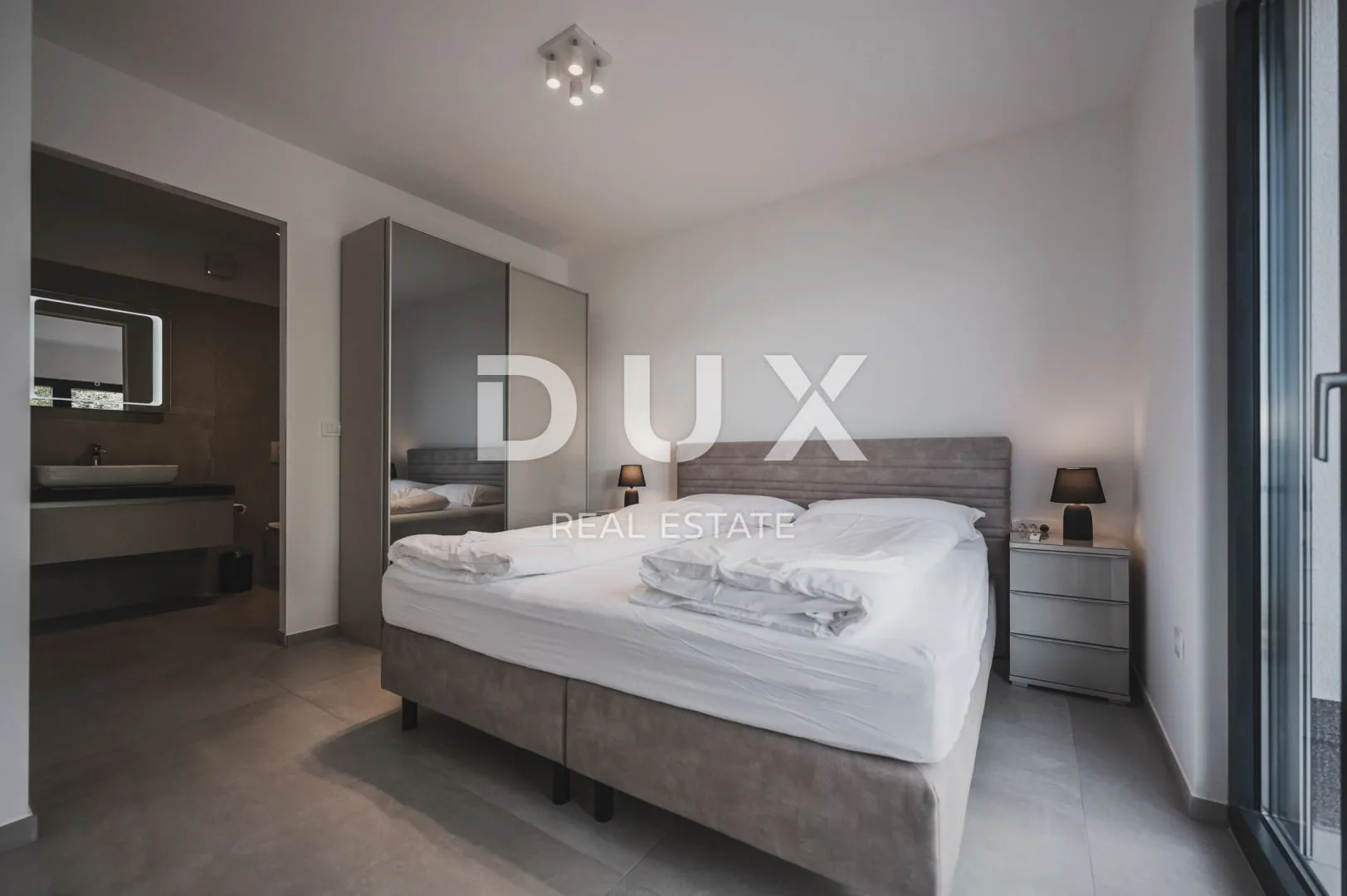 opatija, lovran, liganj - stan u vili s bazenom 120m2+terasa 27m2s panoramskim pogledom na more + okoliš 105m2 - slika 13