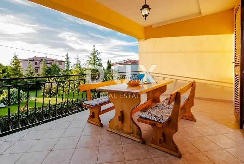 istra, poreč - apartmanska vila s bazenom - slika 19