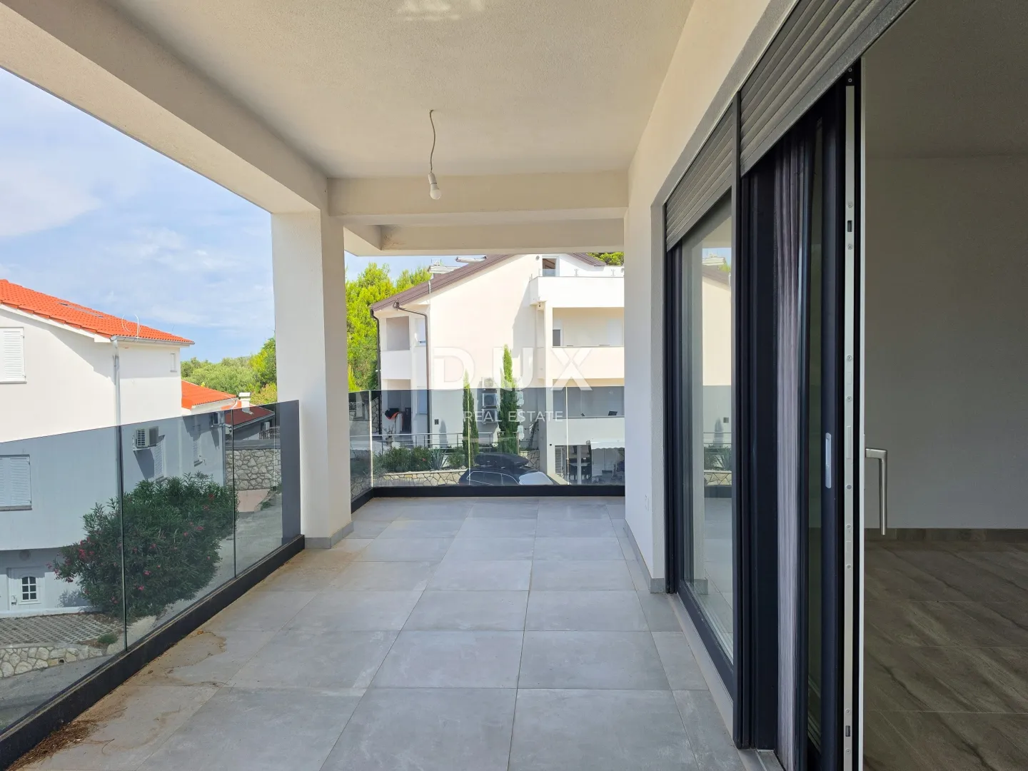 otok rab, banjol - luksuzni penthouse s 360° pogledom - slika 15