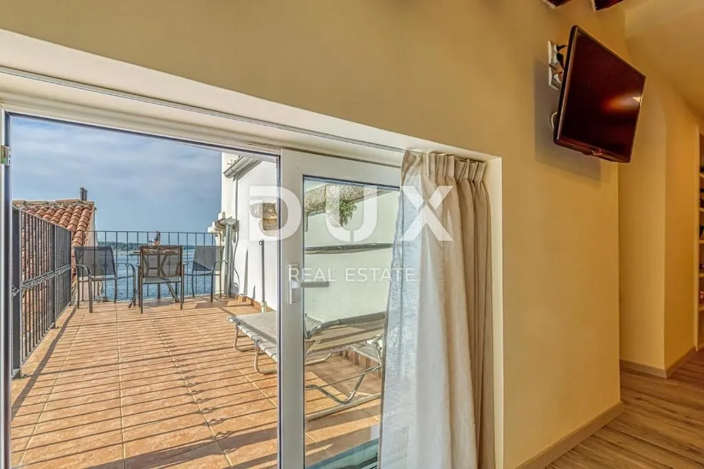 istra,poreč - ekskluzivna prilika, apartman prvi red do mora! - slika 8