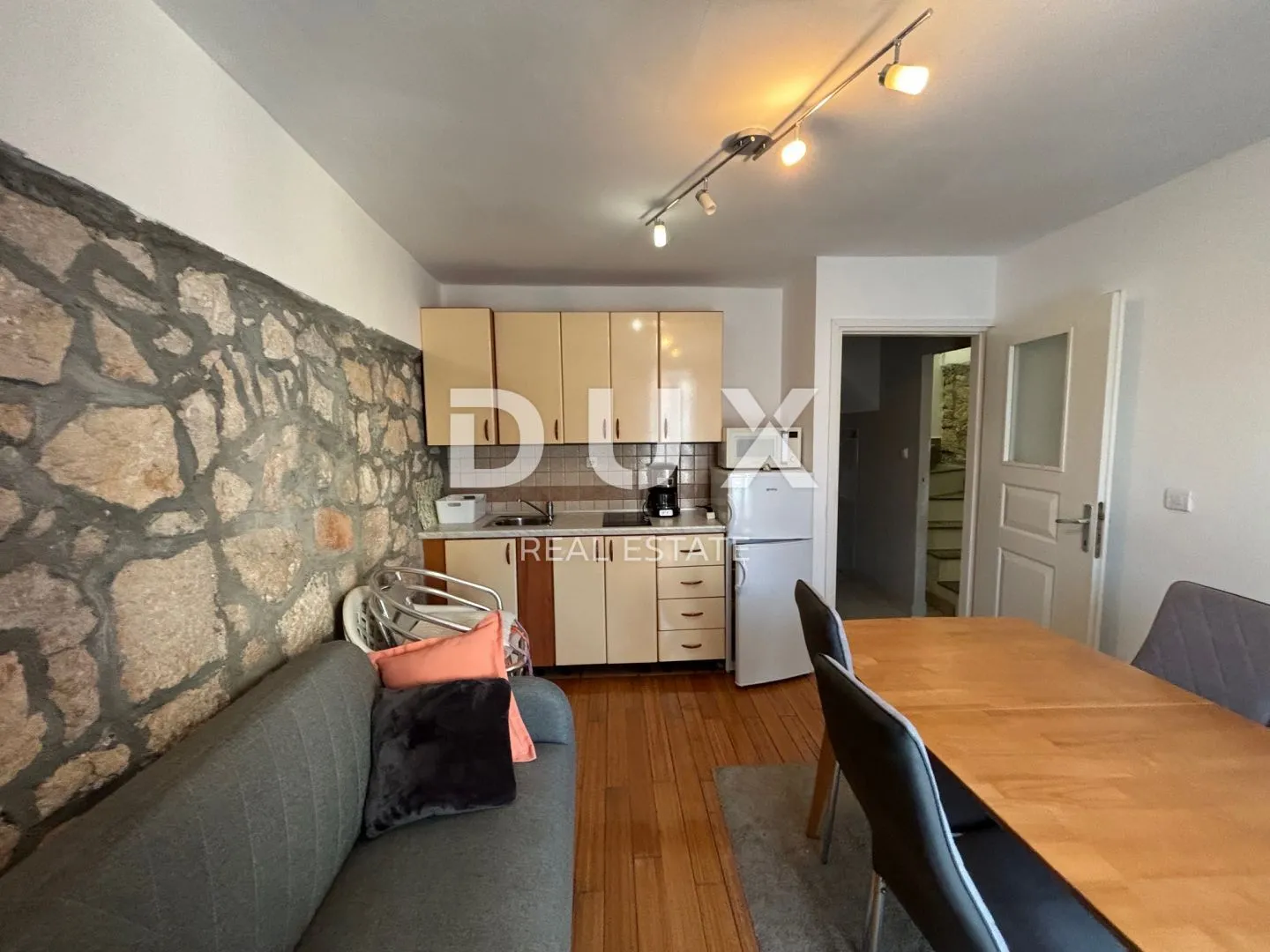 zadar, vinjerac- kamena kuća sa tri apartmana! blizina mora! - slika 10