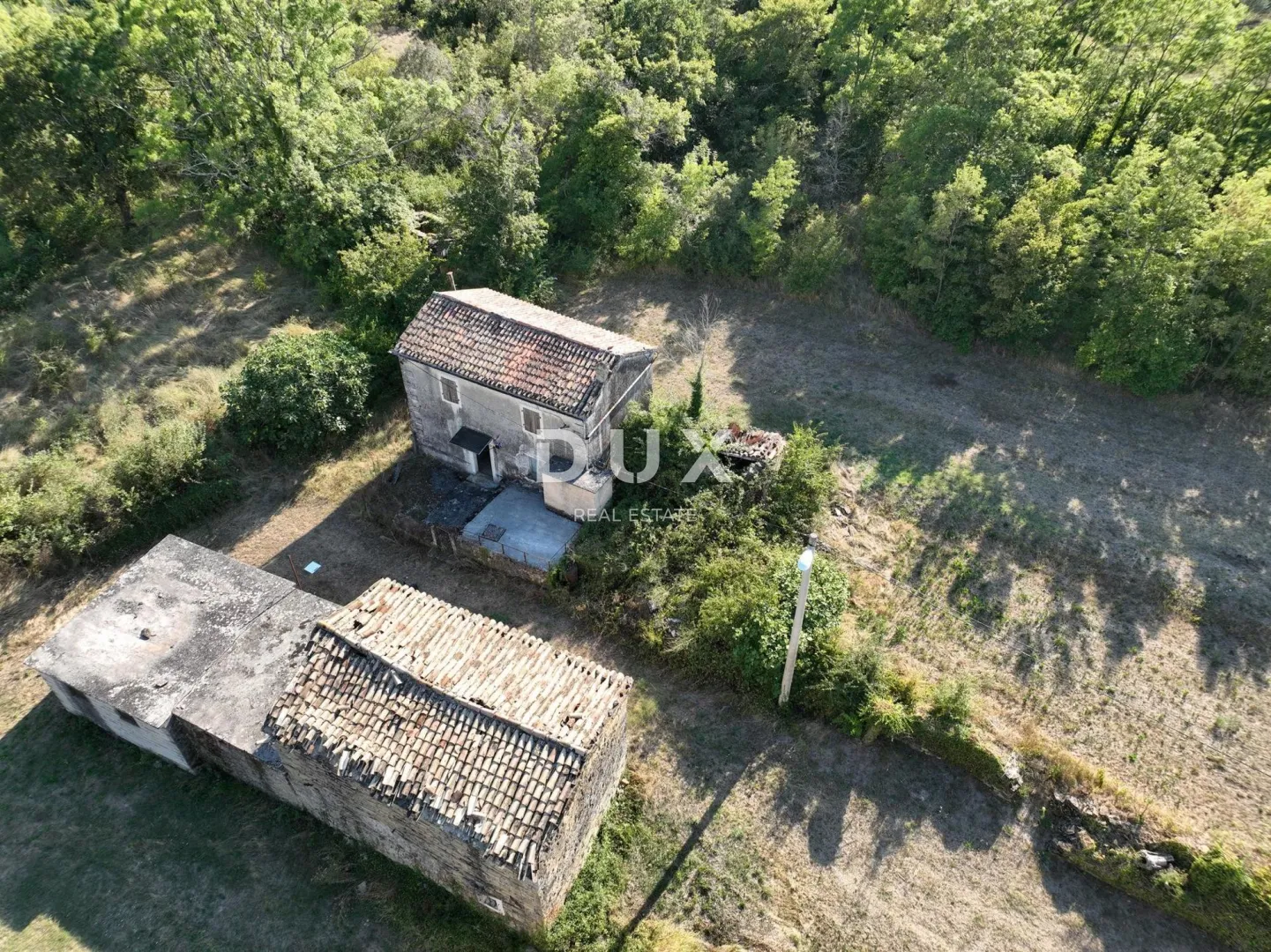 istra,kršan - istarsko imanje na rubu naselja - slika 2