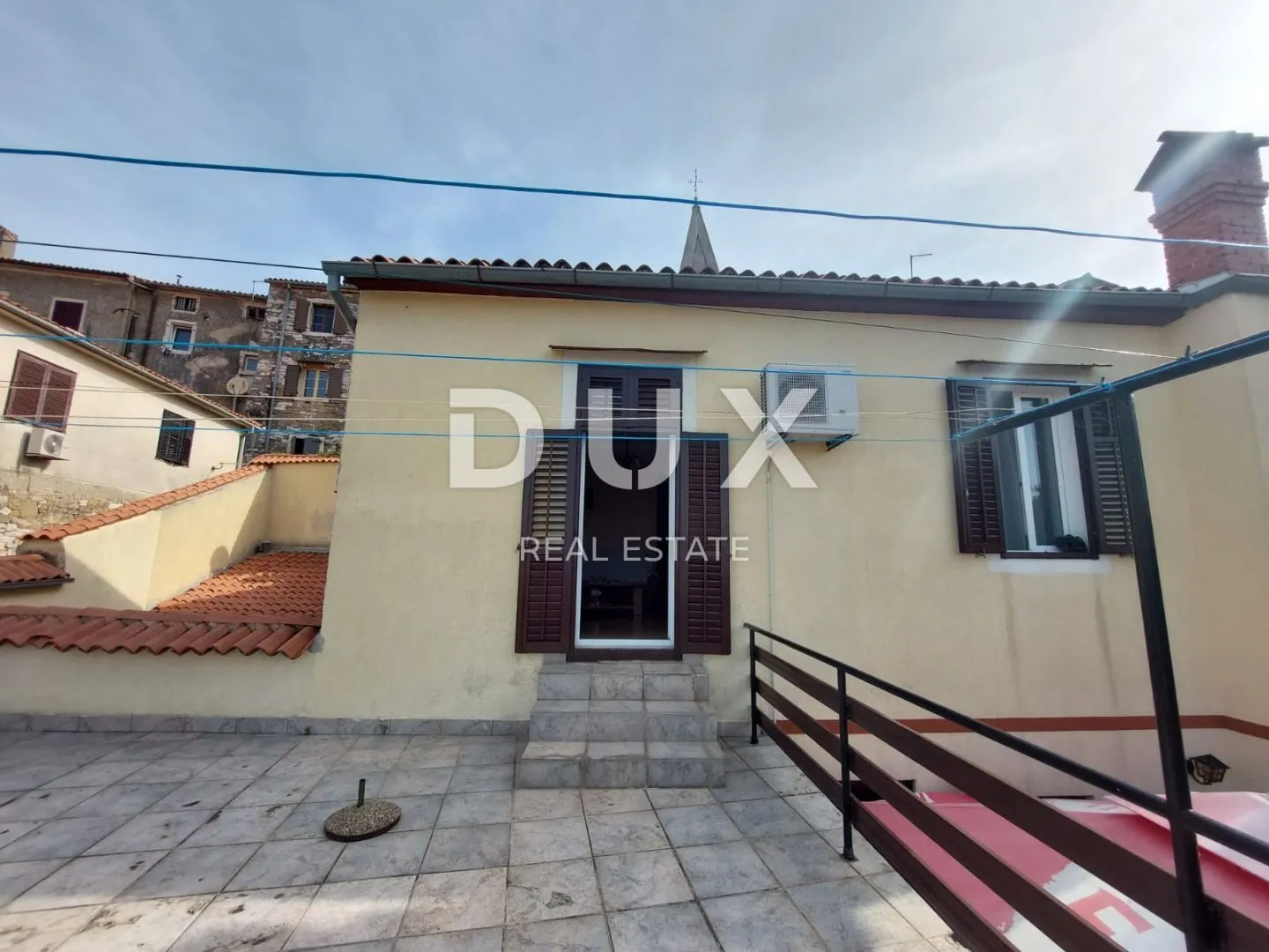 istra, buje - kuća s restoranom u centru buja, pogled na more - slika 13