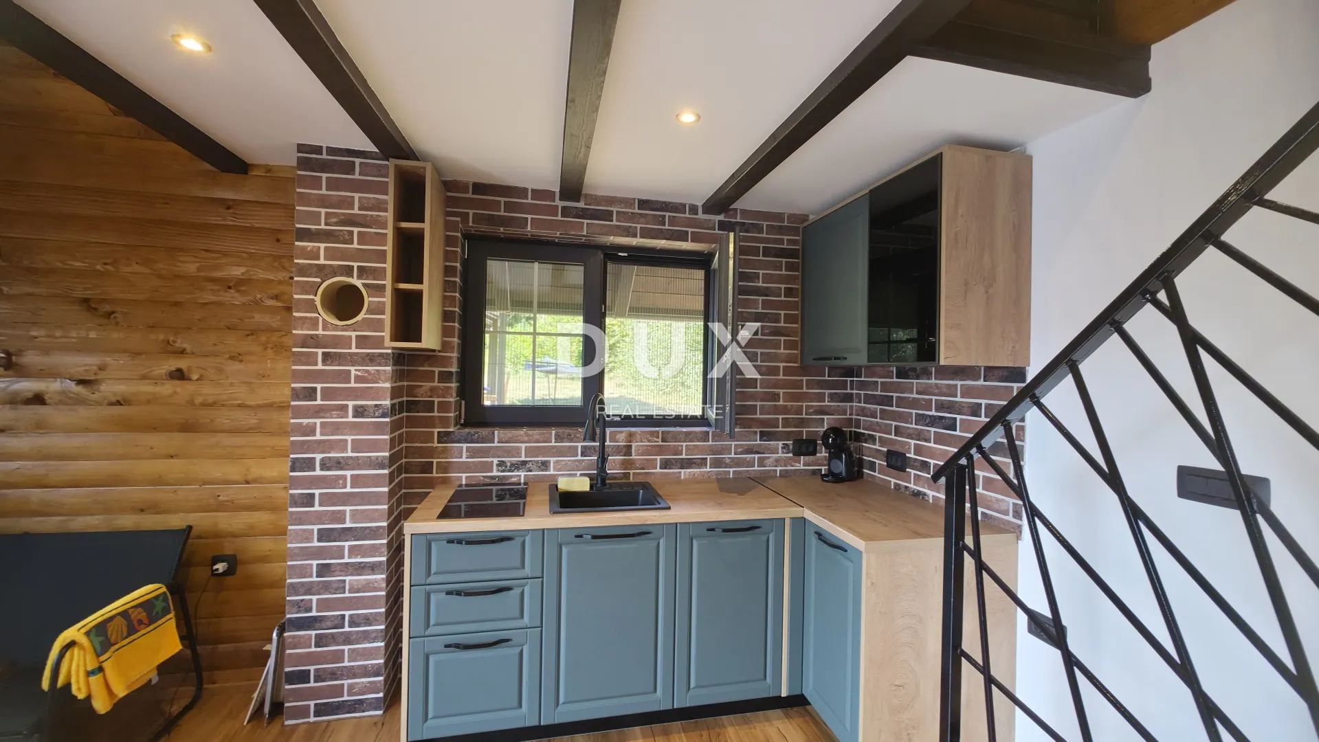 gorski kotar, lič, drvene kuće, tri sobe, 84m2+25m2 - slika 12