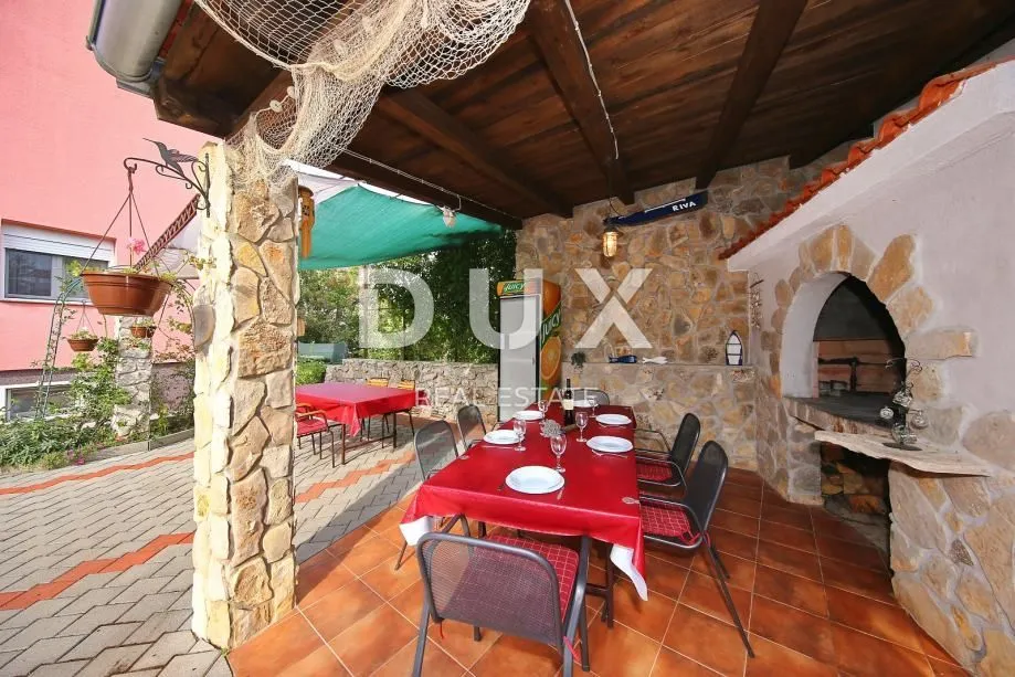 pirovac - apartmanska kuća - slika 2