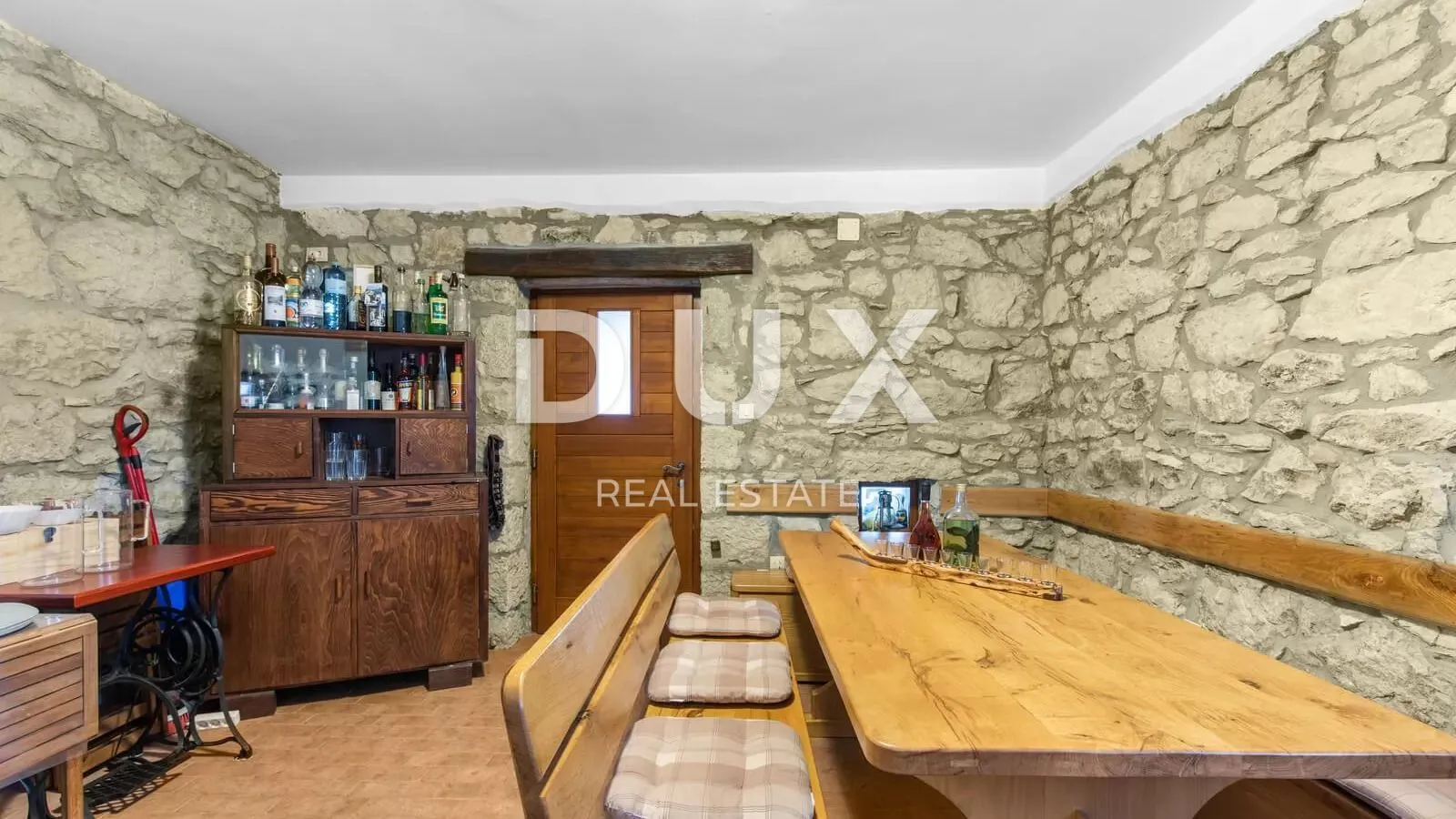 istra, pićan - romantično imanje s tri vile - slika 47