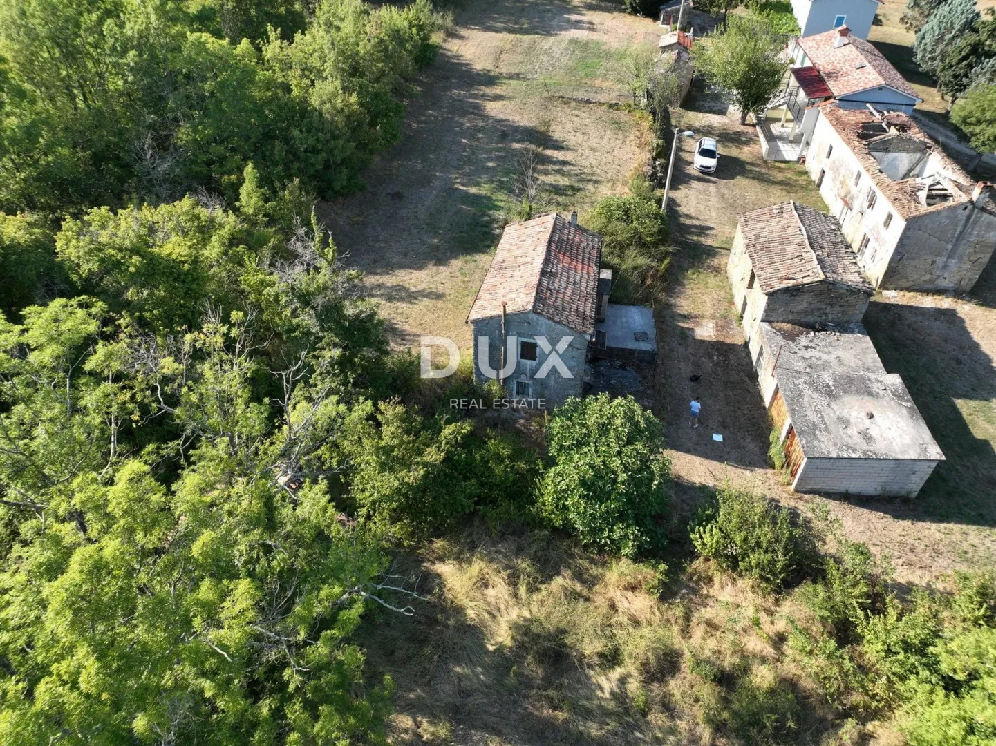 istra,kršan - istarsko imanje na rubu naselja - slika 4