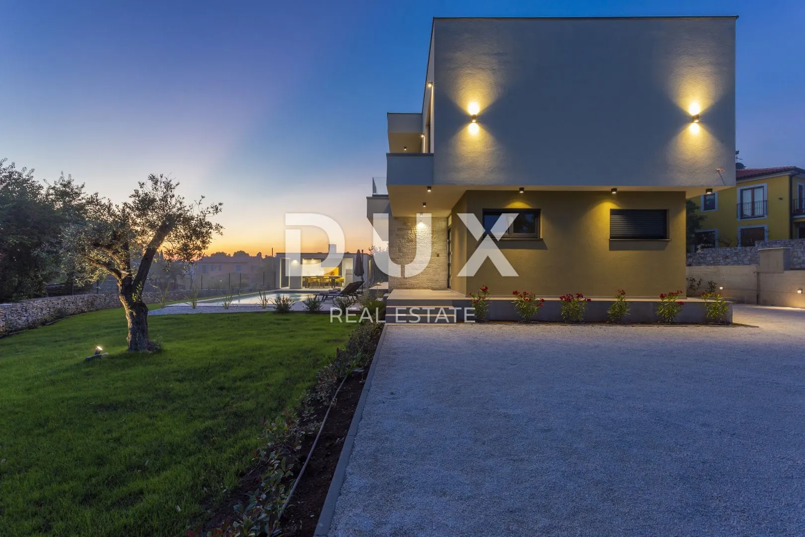 istra,svetvinčenat - prekrasna moderna vila - slika 28