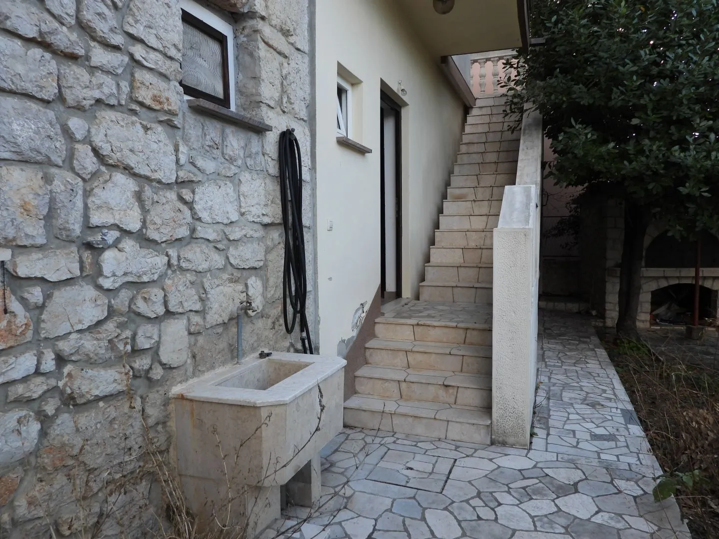 crikvenica - kuća 380 m2 s panoramskim pogledom na more + okoliš 500 m2 - slika 16