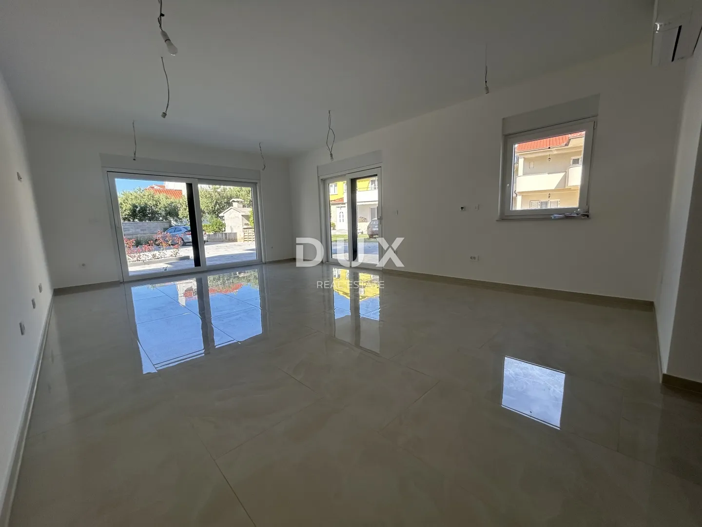 šibenik, vodice – stan u prizemlju sa 121 m² vrta, 2 parkinga, novogradnja - slika 11