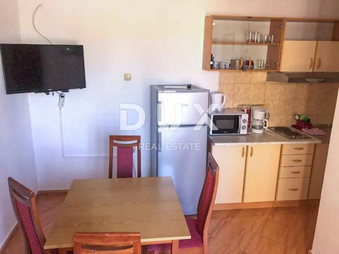 otok rab, lopar - kuća sa 6 apartmana pored rajske plaže - slika 13