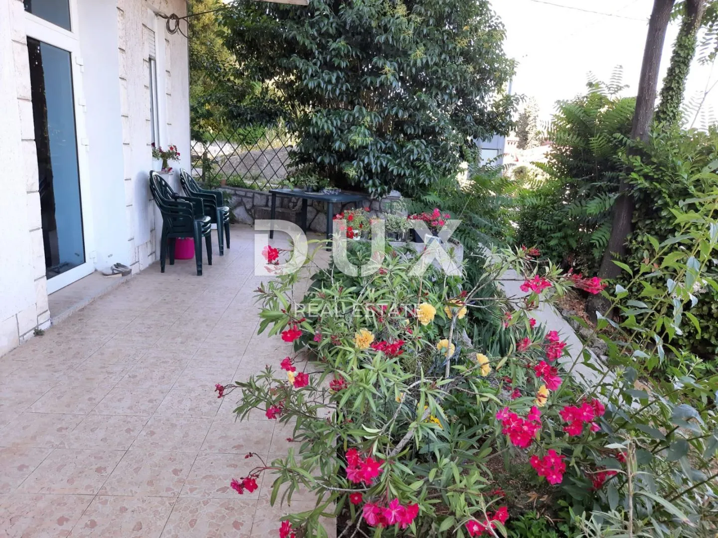opatija - etaža kuće podjeljena u dva stana - slika 5