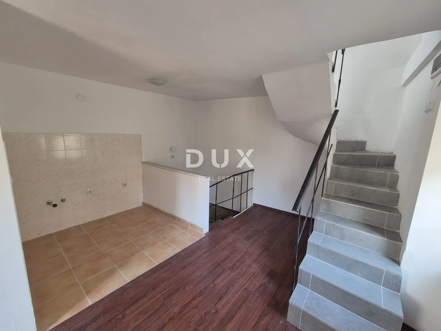 istra, medulin - prodaja kamene kuće s apartmanom u prizemlju - slika 11