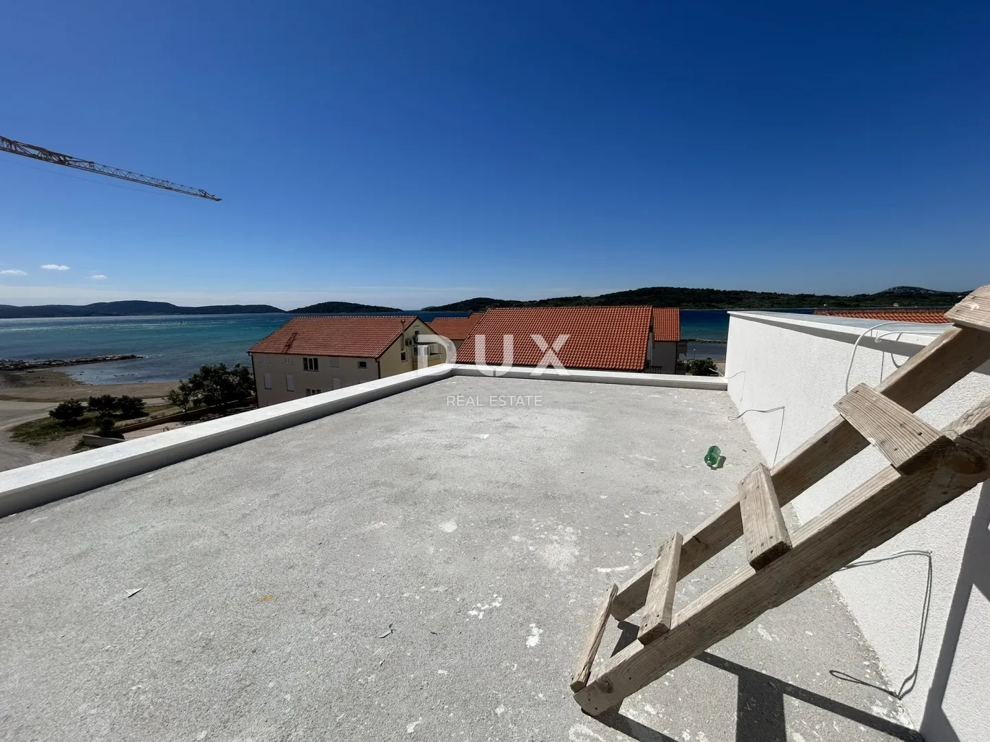 vodice, srima – penthouse s krovnom terasom, pogledom na more i liftom - slika 10