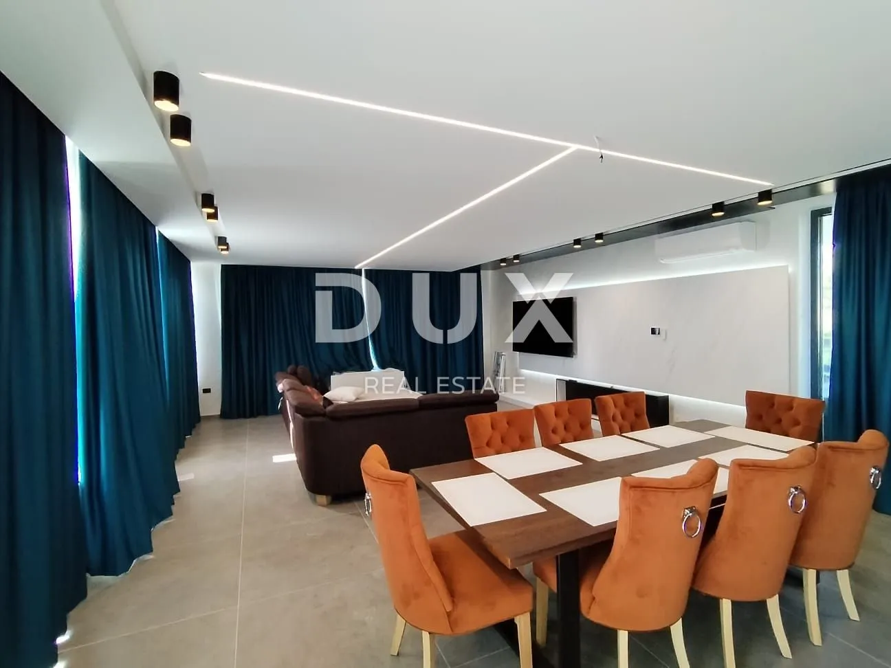 istra,medulin- luksuzna vila 150m od mora! - slika 78
