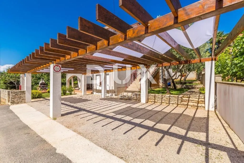 otok krk, šotovento - samostojeća kuća sa 3 apartmana i pogledom na more - slika 4