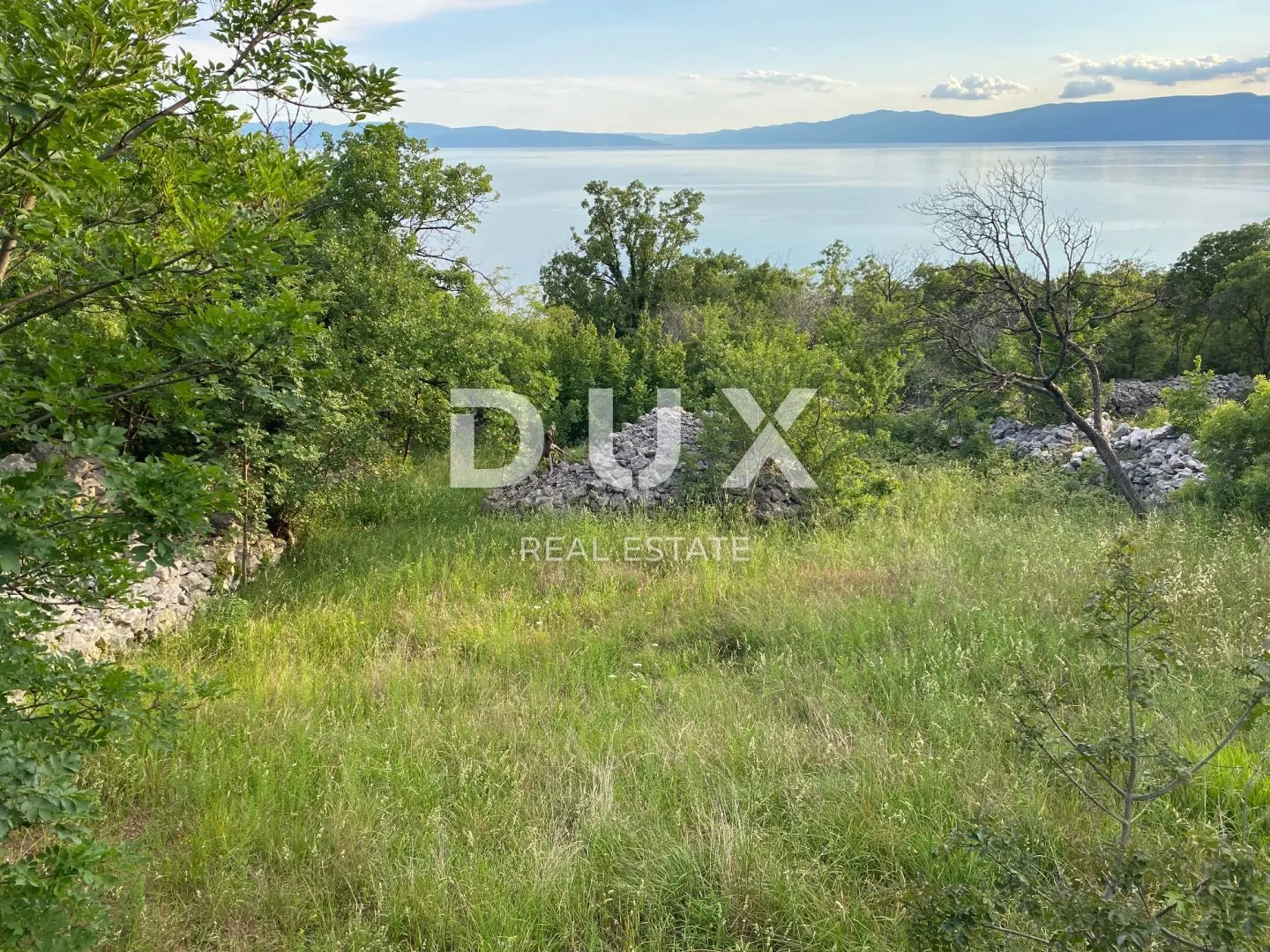 RIJEKA, KOSTRENA - zemljište 1.211 m2 s pogledom na more - samo 160 metara od mora! PRILIKA! - Rožmanići, Kostrena