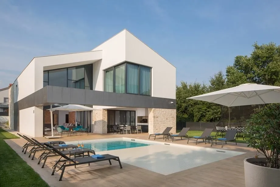 istra, ližnjan - luksuzna vila s bazenom - slika 2