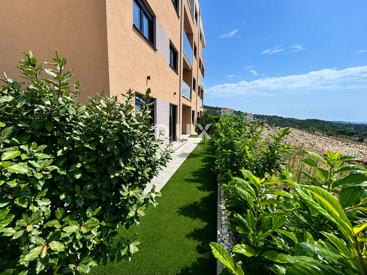 primošten, dolac – stan u prizemlju s vrtom od 64 m², 2 spavaće sobe - slika 3