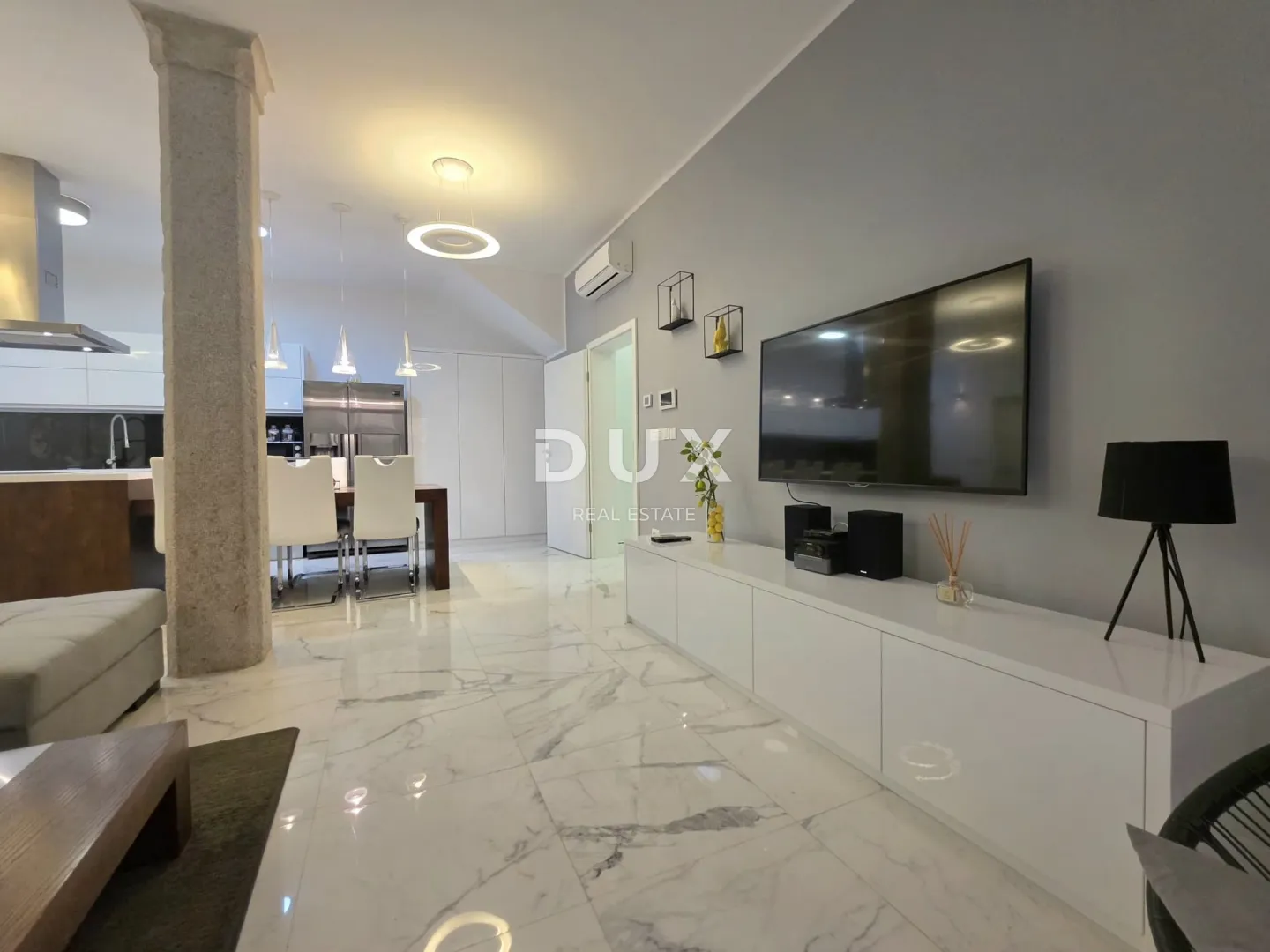 istra, poreč, 290.00 m2, pješačka zona, tri stana - slika 4
