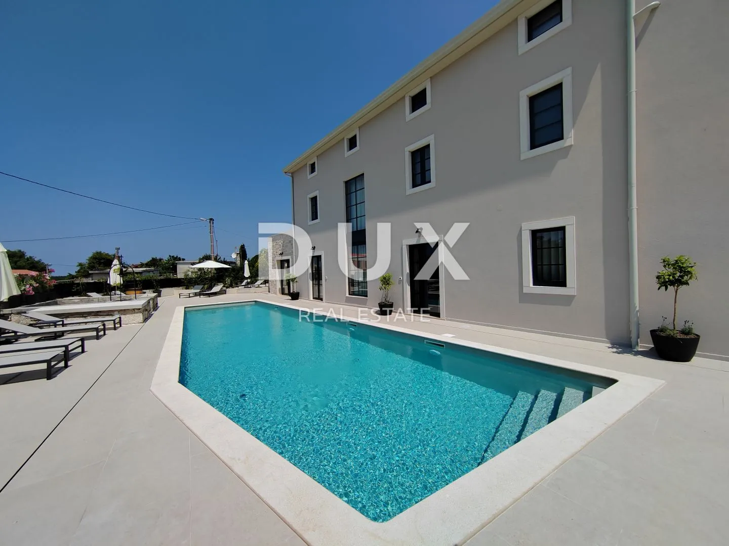 istra, poreč - ekskluzivna vila s bazenom - slika 9