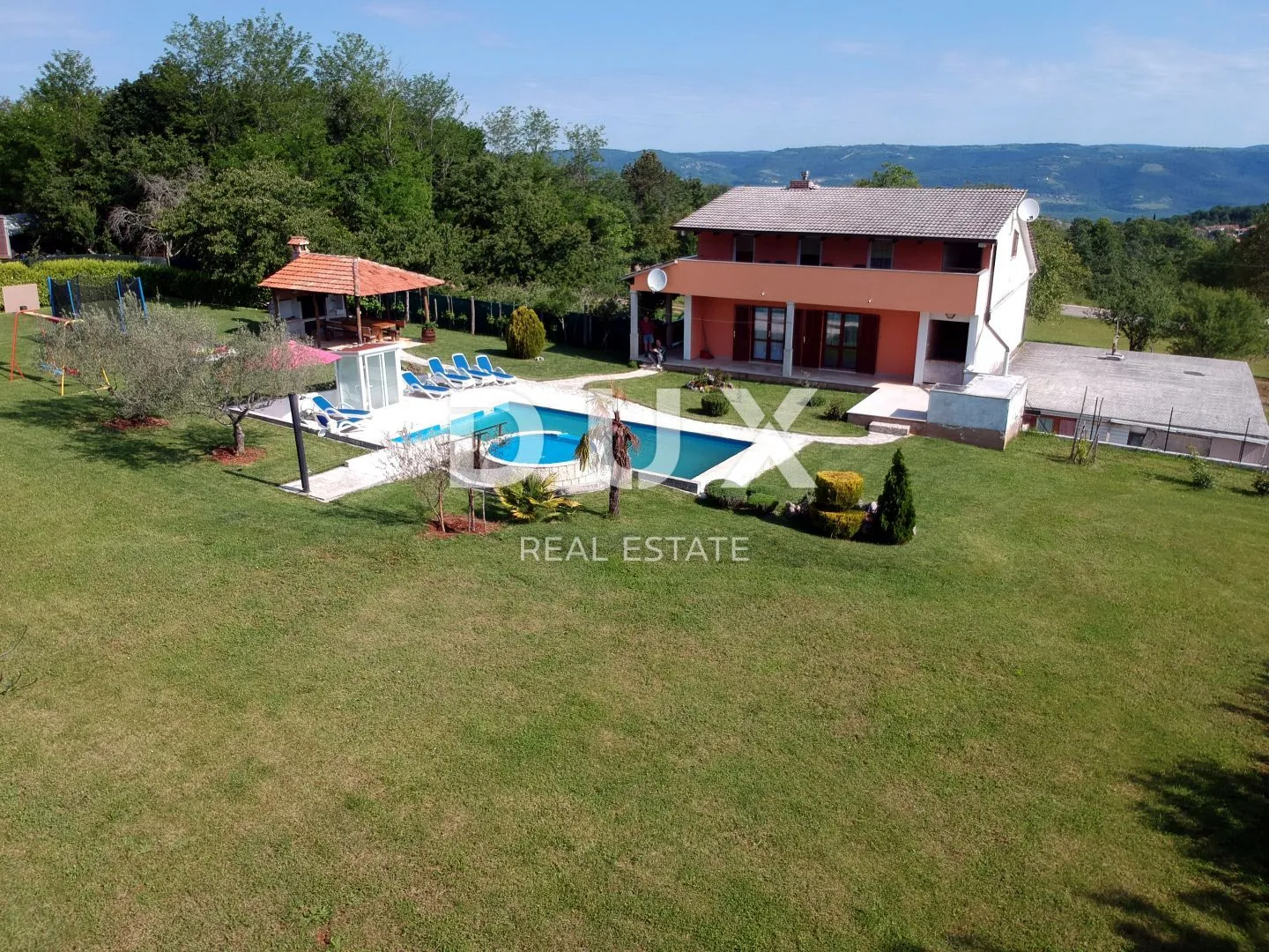 istra, karojba - kuća s velikom okućnicom i pogledom - slika 2
